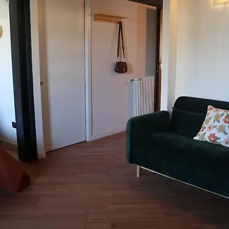 Al Capitello Apt, 5 Minutes From Airport *